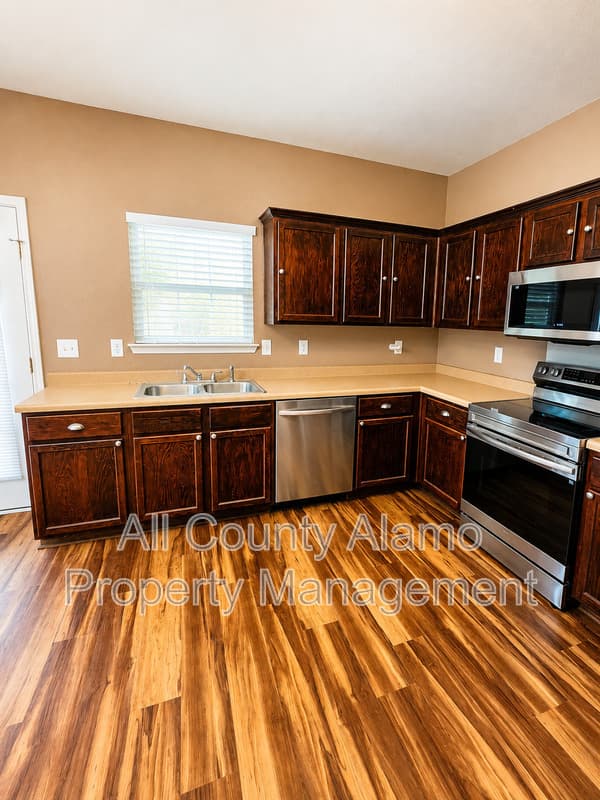 Selma House: 9006 Pinseeker