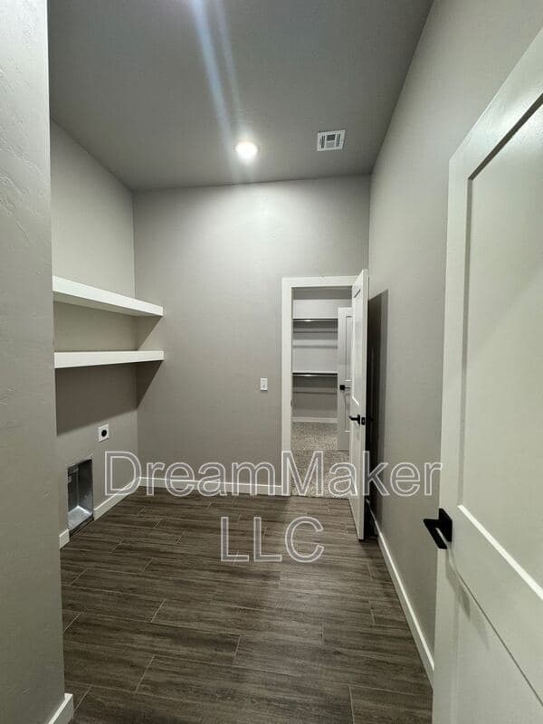 Goldsby House: 737 Apple Blossom Way
