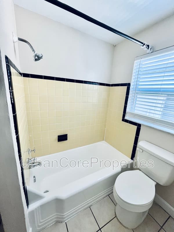 St. Petersburg Condo: 1527 5th St N