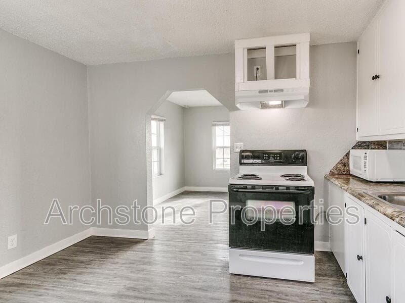Oklahoma City Townhome: 1231 North Grand Boulevard