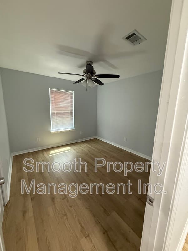 Milton House: 8699 Riverstone Drive