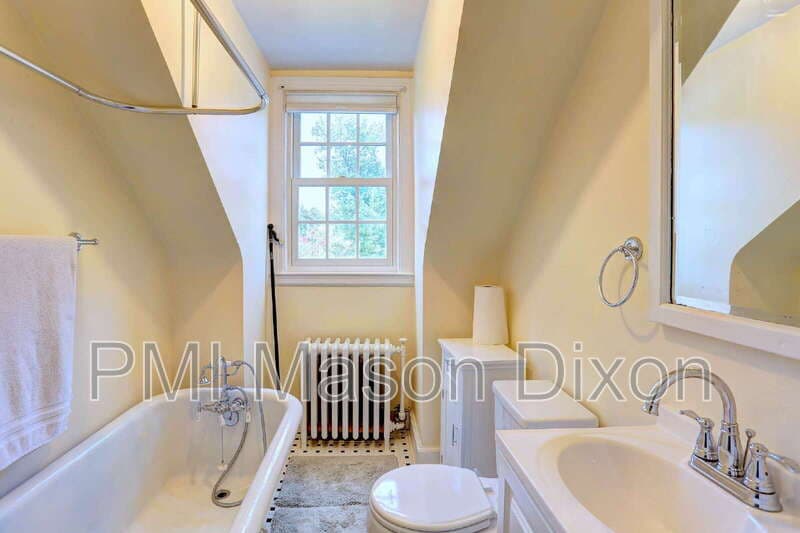 Baltimore House: 5304 Springlake Way