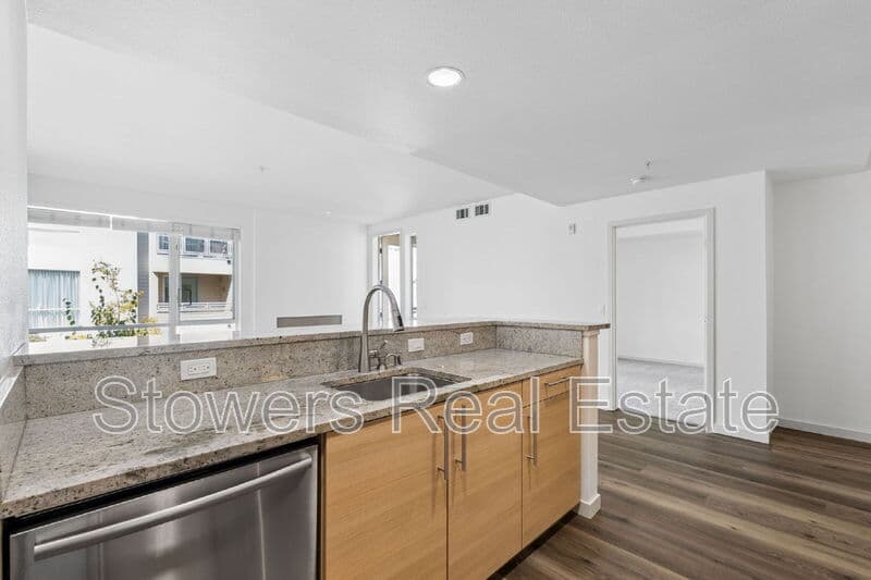 Walnut Creek Condo: 1655 N California Blvd