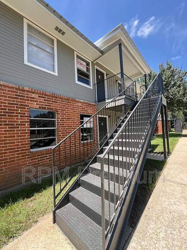 Baker Condo: 5057 Baker Blvd
