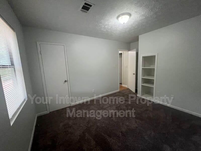 Decatur House: 4454 Blackbirch Lane