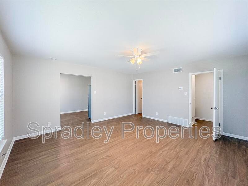 Temple House: 1701A W Ave M