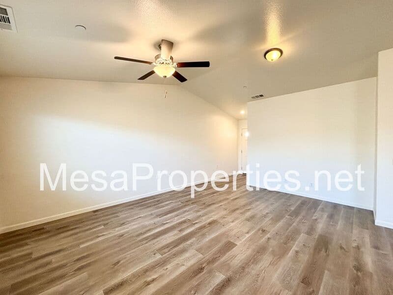 Hesperia House: 9550 Tamarisk Ave.