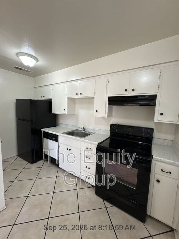 Exeter Condo: 310 North Orange Ave