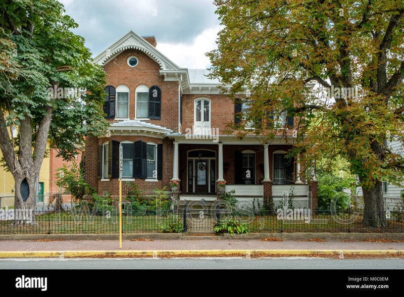 Mount Jackson House: 5974 Main Street