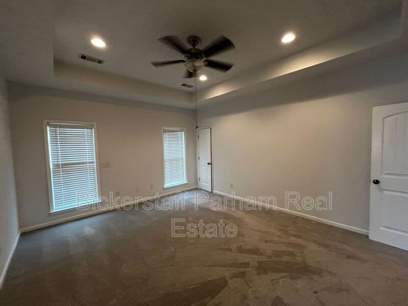 Columbus House: 7013 Imperial Way