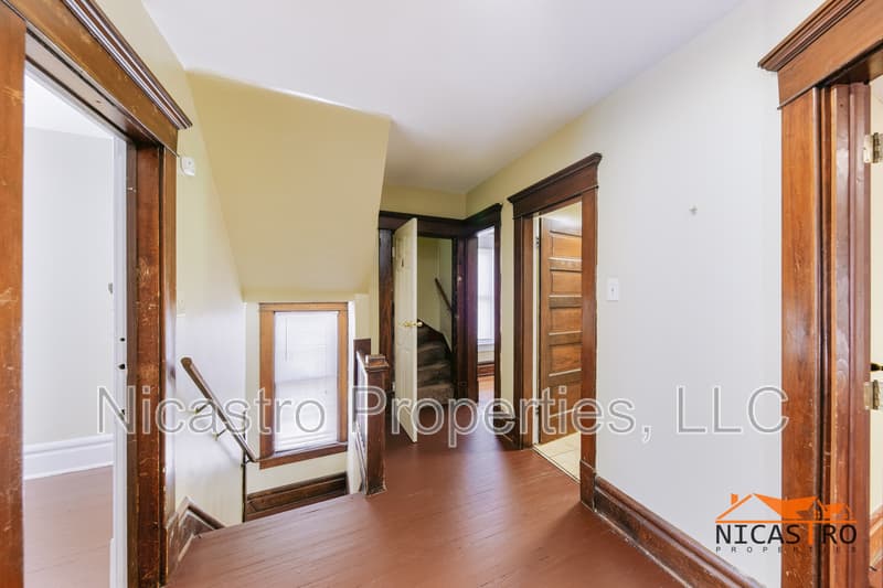 Columbus House: 2064 Indianola Avenue