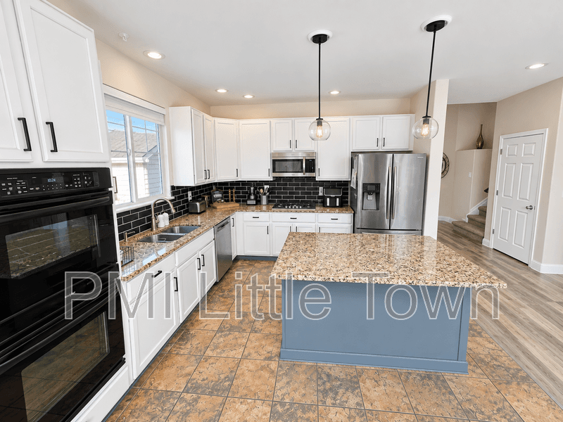 Aurora House: 24646 East Florida Avenue