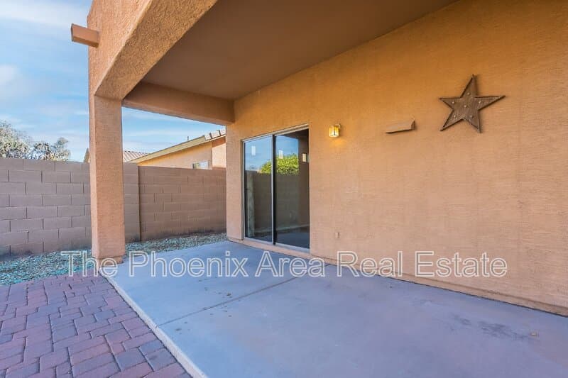 Maricopa House: 44626 W Yucca Ln