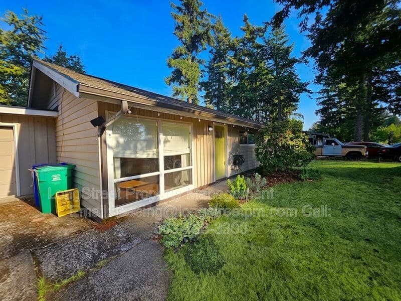 Portland House: 622 SE 137th Ave
