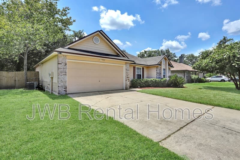 Jacksonville House: 8516 Shuter Ct