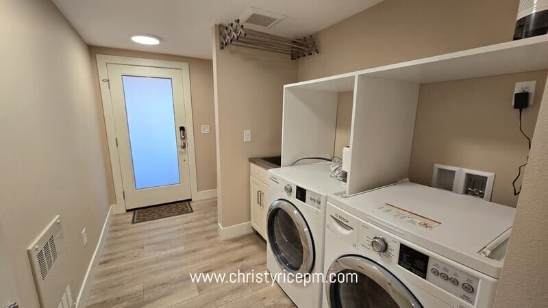 Kirkland House: 609 13th Ave W