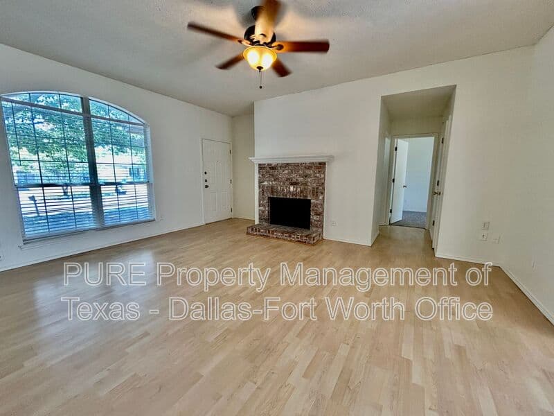 Burleson House: 824 Blue Ridge Drive