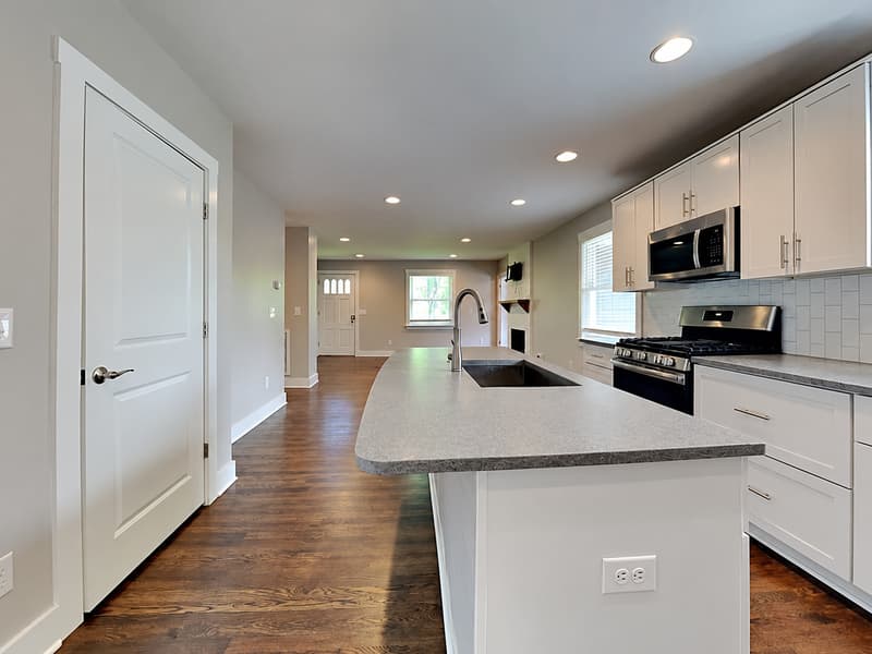 Nashville House: 2325 Riverside Drive