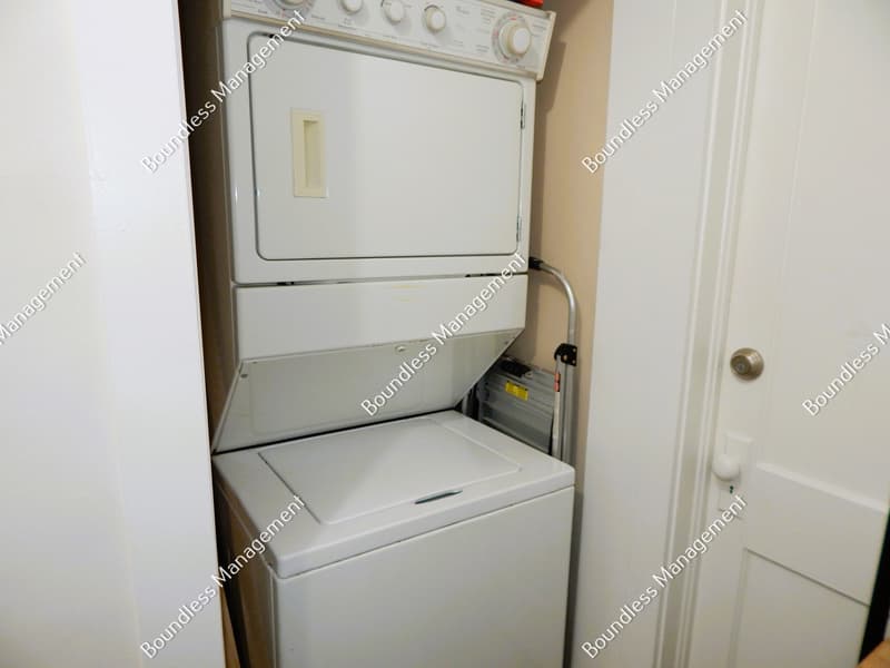Atlanta House: 624 Waldo St SE