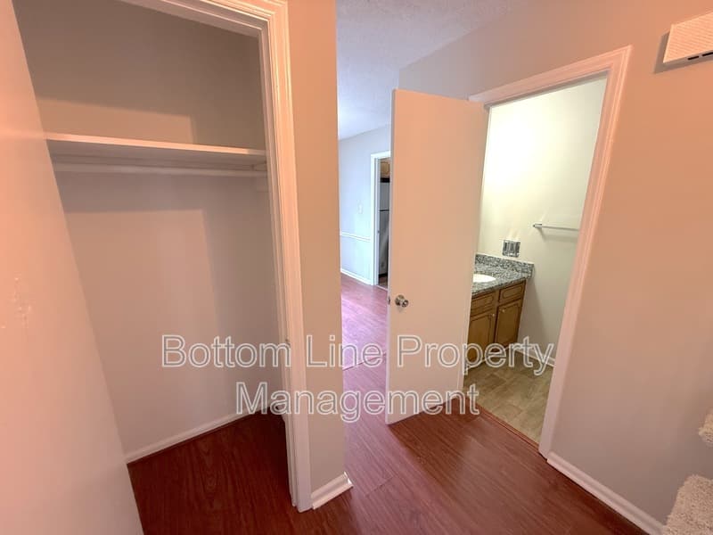 Charlotte House: 5301 Rolling Oak Ln