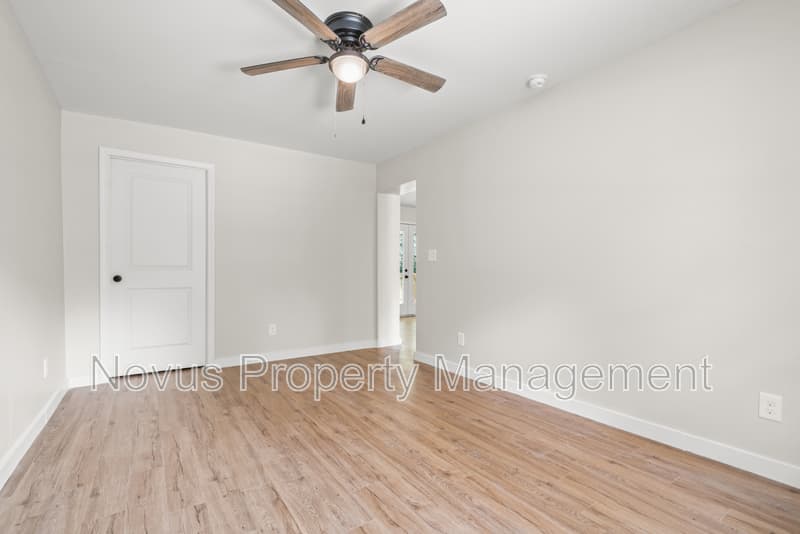 Carrollton House: 320 Adamson Avenue
