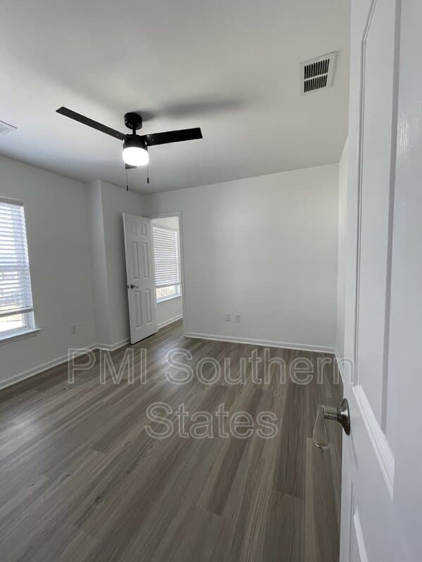 Greenville House: 16 Evonvale Ct