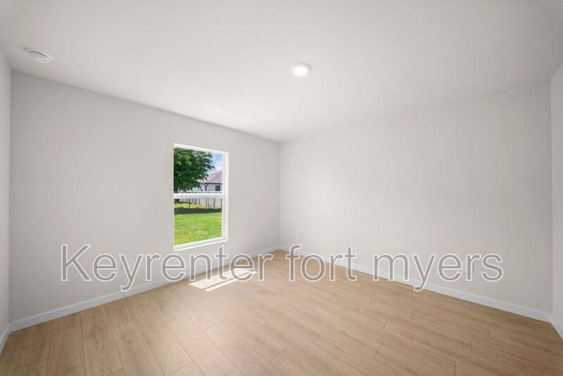 Cape Coral House: 3030 SW 15th Pl