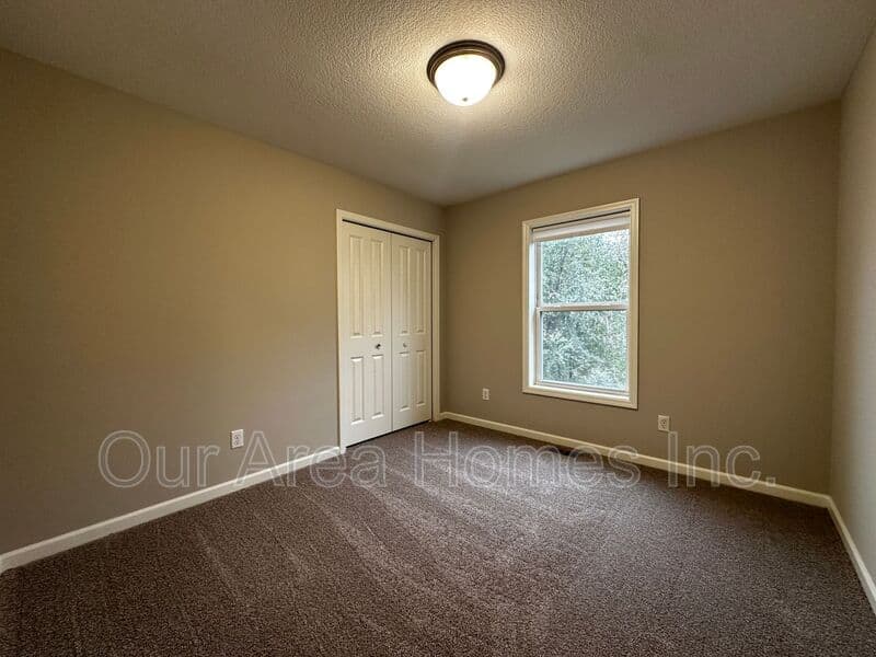 Big Lake House: 595 William St