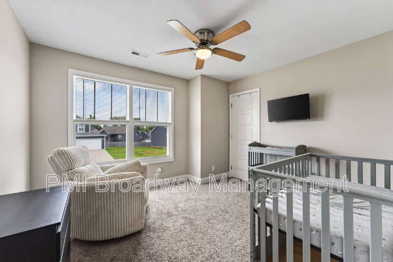 Clarksville House: 488 Kinslow Court