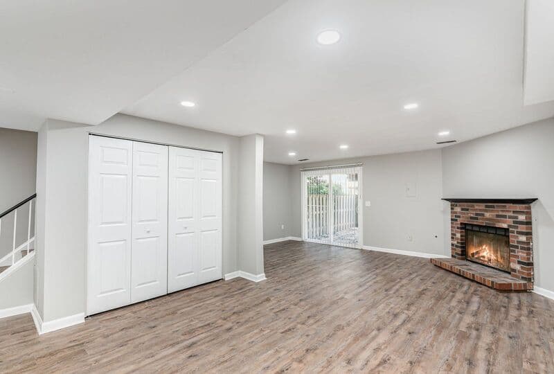 Fredericksburg House: 10701 Houck Dr