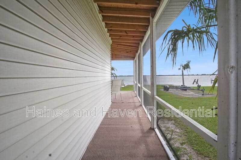 Haines City House: 3208 Lakeview Dr