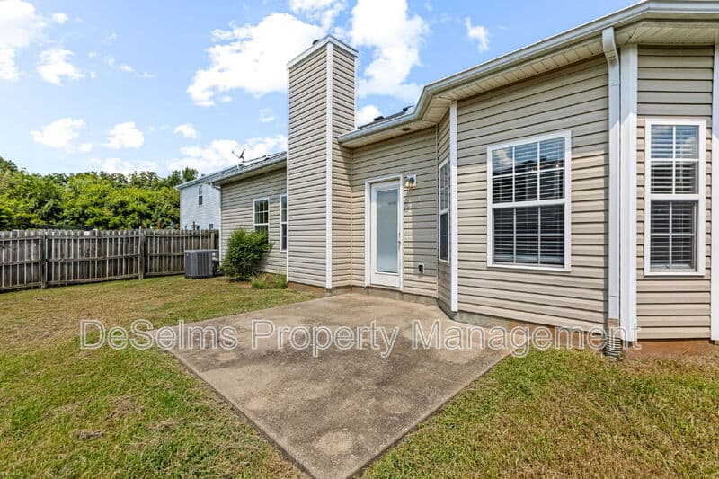 Murfreesboro House: 3733 Shoteka Dr