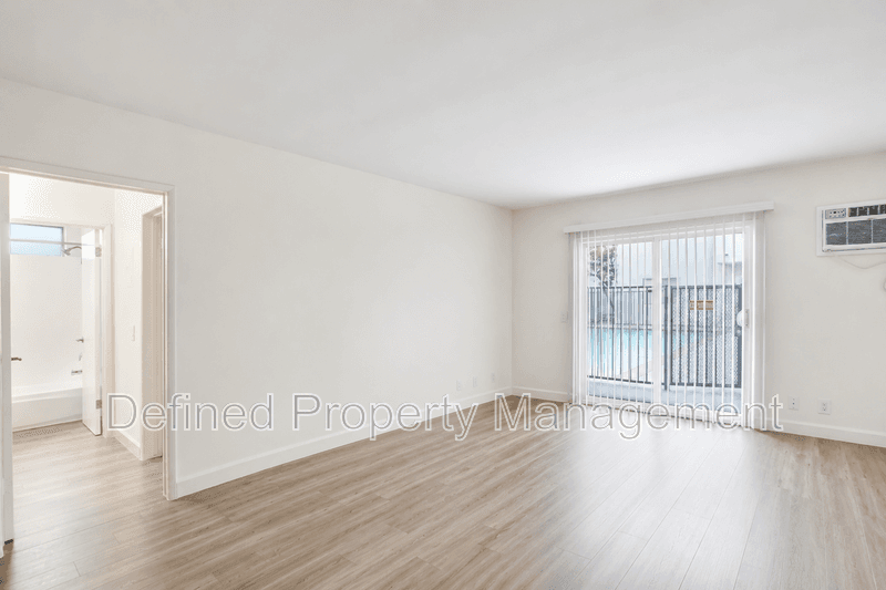 Tarzana Condo: 5931 Reseda Blvd. 207
