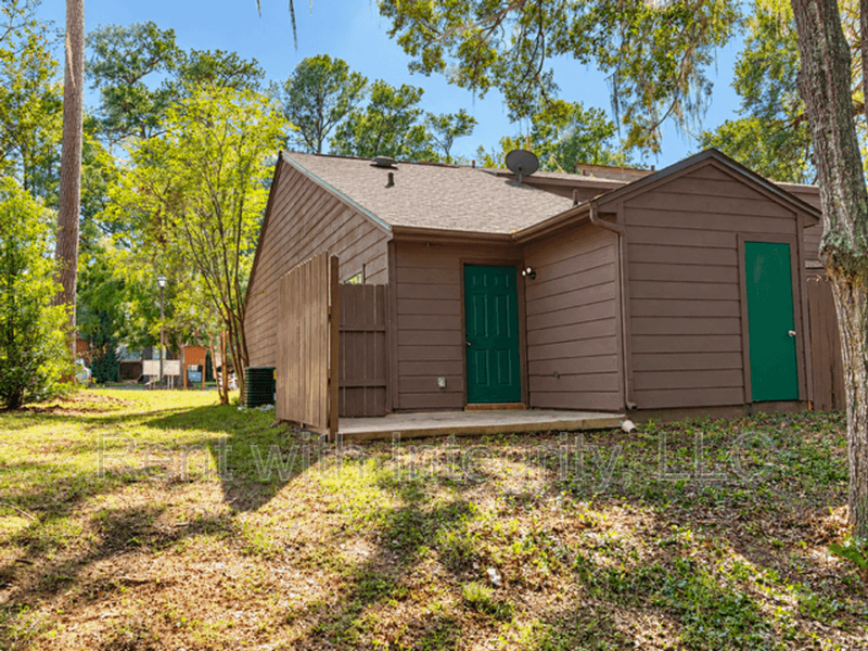 Tallahassee House: 1280 High Rd