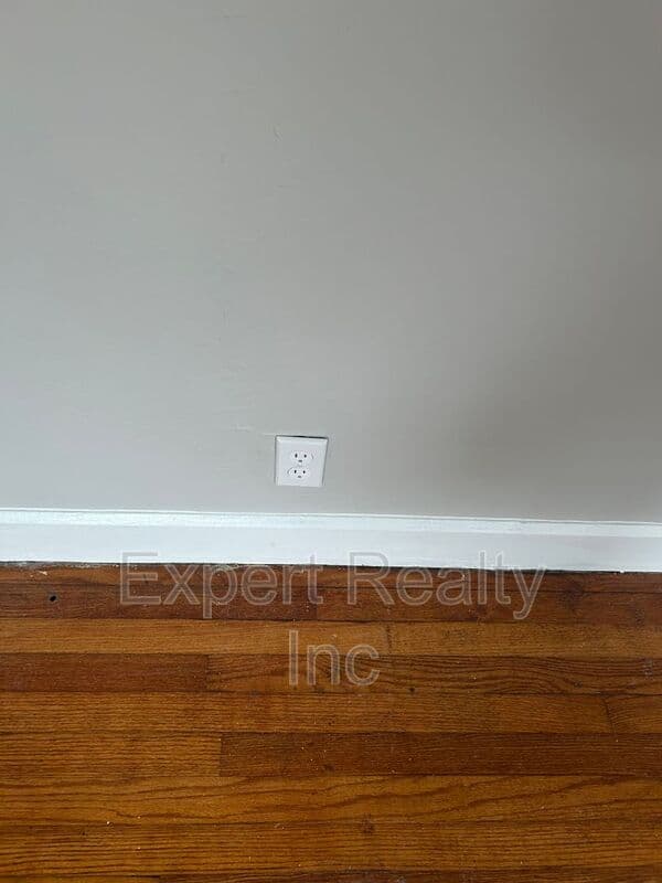 BIRMINGHAM House: 4807 TERRACE M