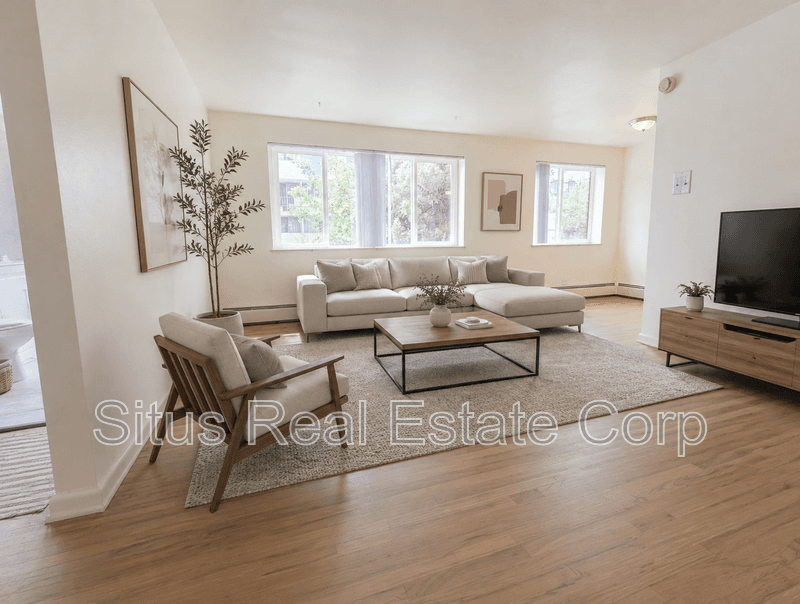 Denver House: 801 N. Dahlia Street