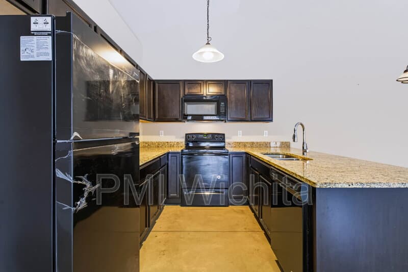 Derby Condo: 3418 E Aster St