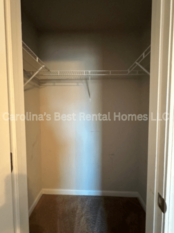 Columbia House: 257 Allans Mill Drive