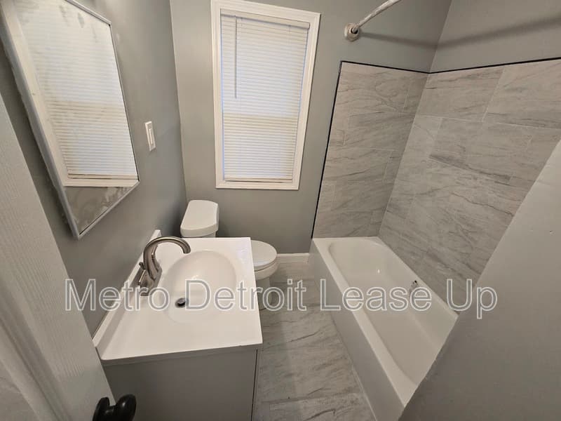 Detroit House: 16433 Manning Street
