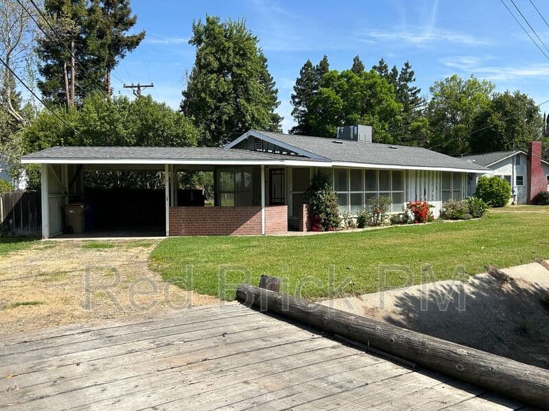 Merced House: 1101 E North Bear Creek Dr.