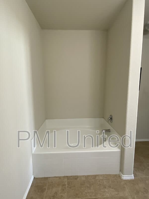 Aubrey House: 9145 Blackstone Dr