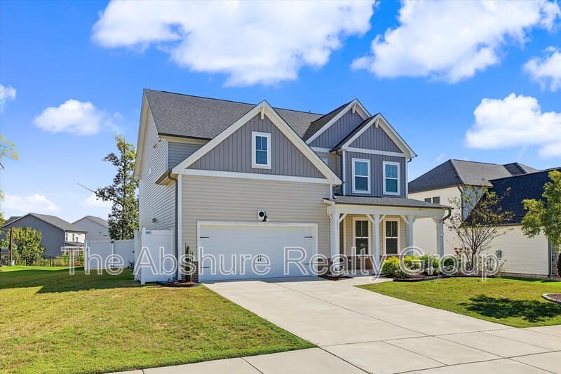 Fuquay-Varina House: 1511 Woodland Knoll Court