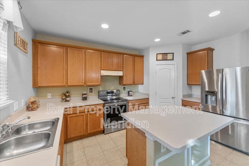 Fort Worth House: 6309 Maritime St