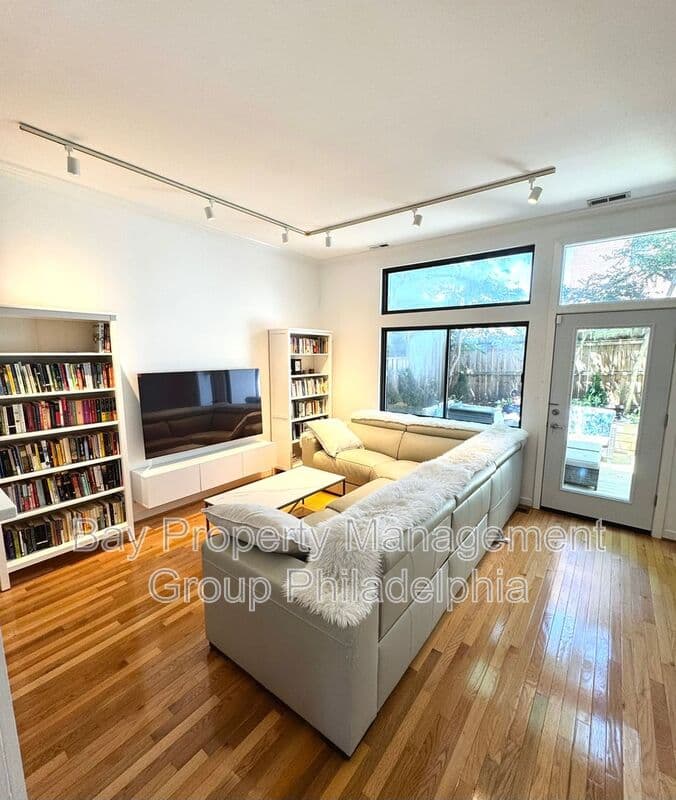 Philadelphia House: 834 N Newkirk St