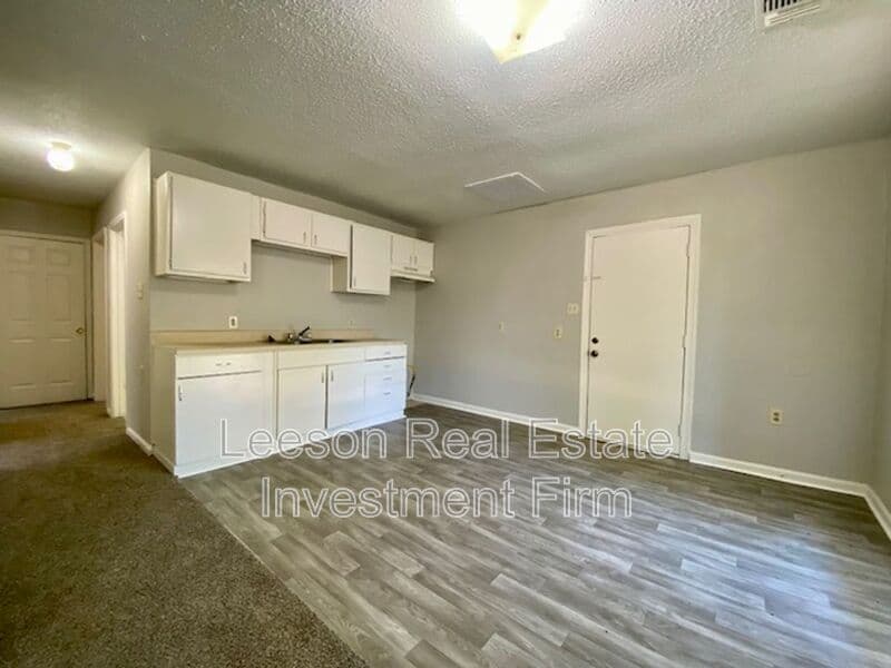 Shreveport House: 3071 Pouncey Lane