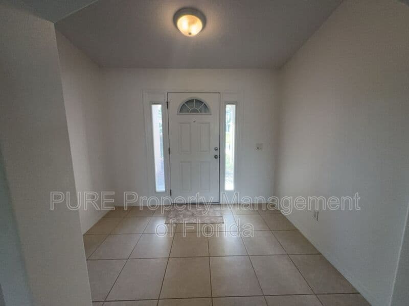 Ocala House: 15939 SW 14th Avenue Rd