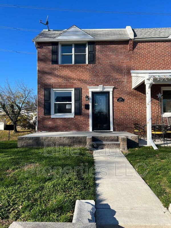Ridley Park Townhome: 600 Michell St
