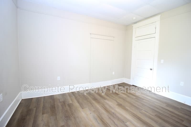Birmingham House: 524 Fulton Avenue Southwest