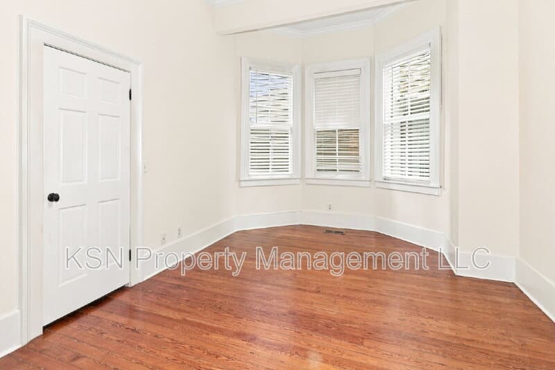 Savannah Condo: 216 West Park Avenue