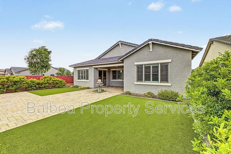 Queen Creek House: 20547 E Via De Colina